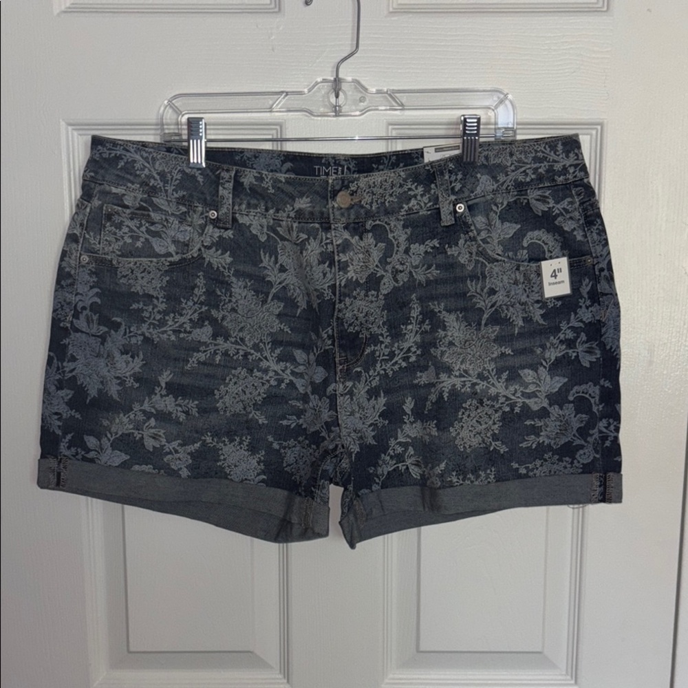 NWT Paisley Print Jean Short